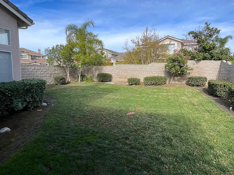 4918 E Leeds Ave — Photo 2
