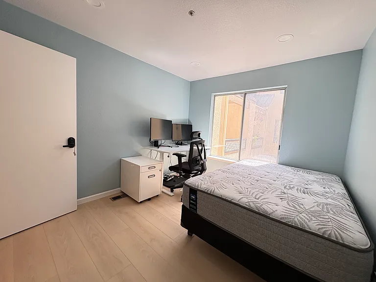 414 Galleria Dr #4 — Photo 19