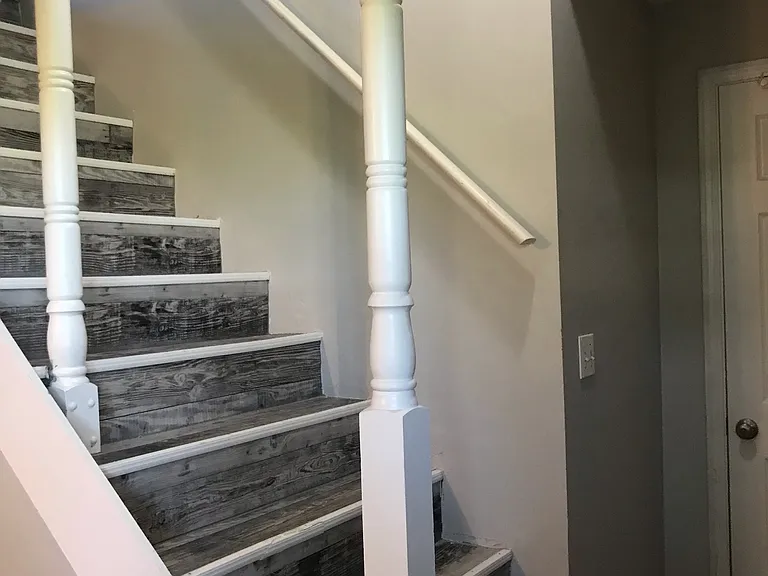 100 Grant Dr — Photo 2