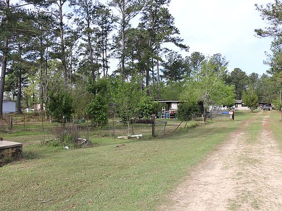 3rd image of 2661 Dewberry Rd
