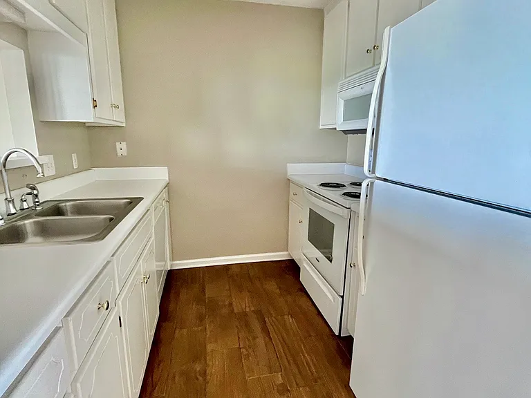 127 S Springview Dr — Photo 3