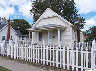 733 Buchanan St, Carthage, IL 62321