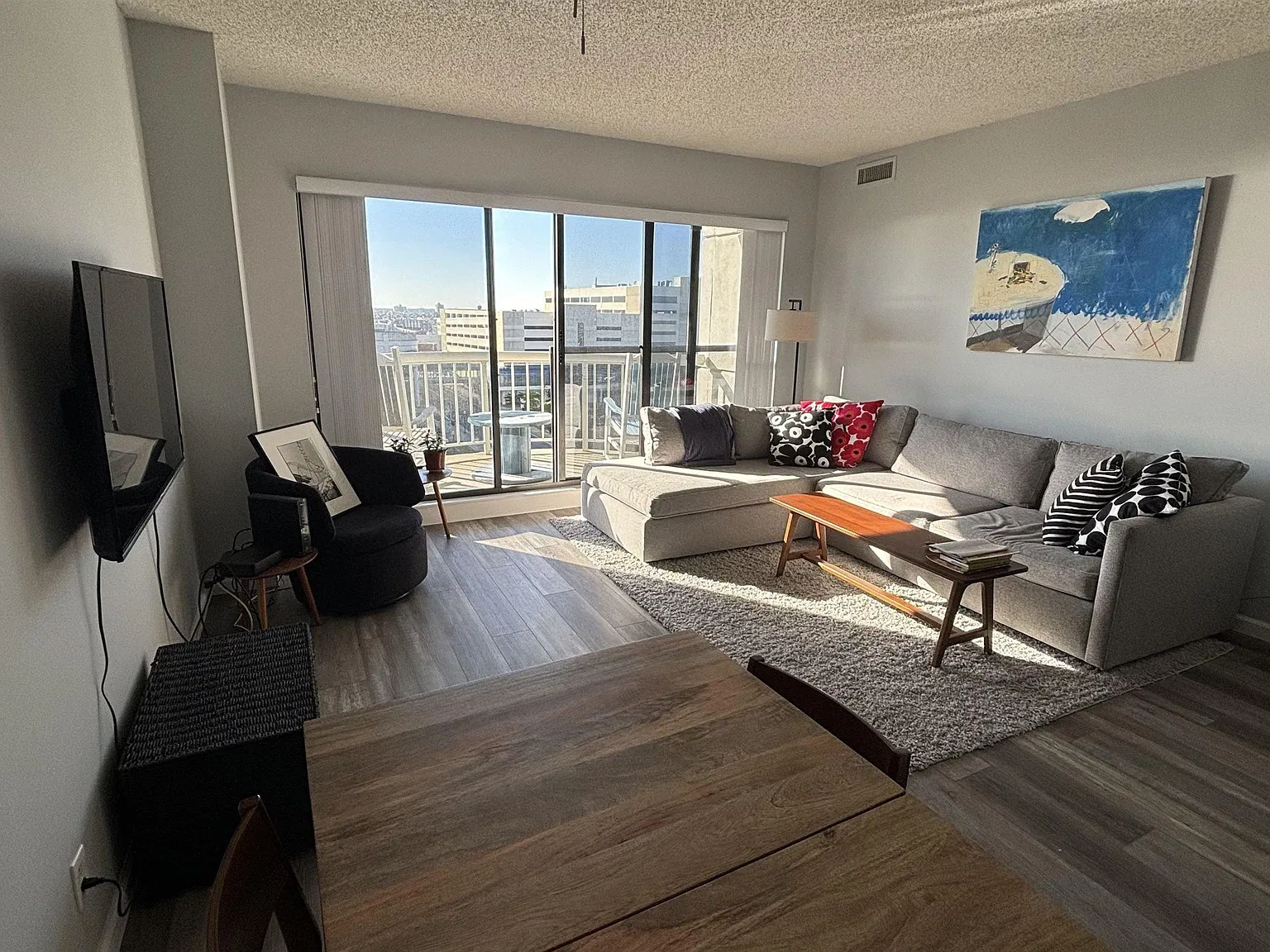 1 bed, 1.5 bath, $18,000 — Photo 2
