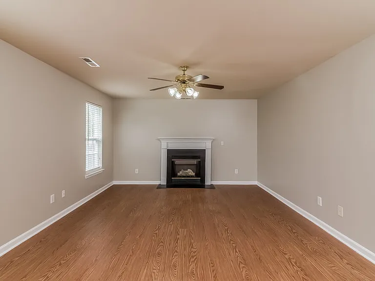 2301 Leighton Way — Photo 2