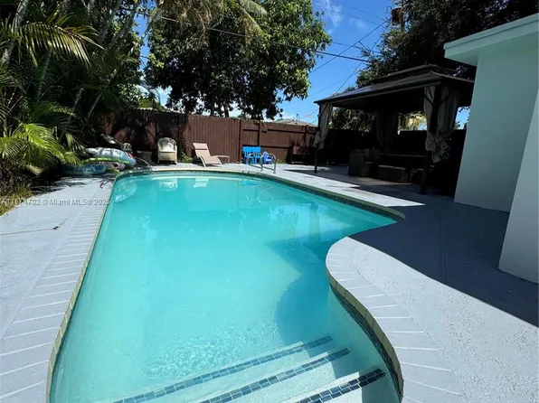 1829 NE 176th St, North Miami Beach, FL 33162