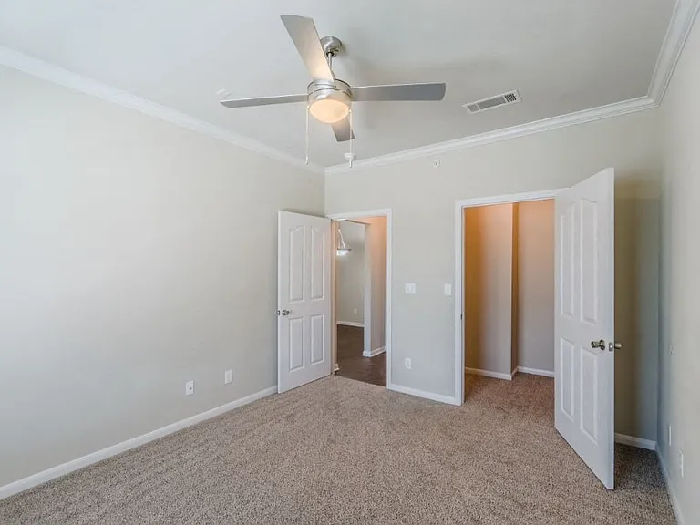 Skyview West Apartments — Photo 7