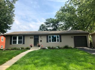 110 Amarillo Dr, Carpentersville, IL 60110