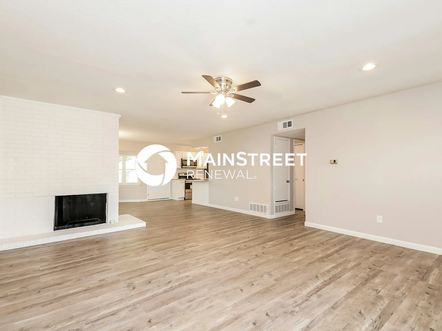 2904 Chancellor Dr — Photo 4