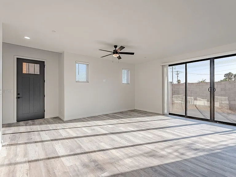 55 W Thomas Ln — Photo 40