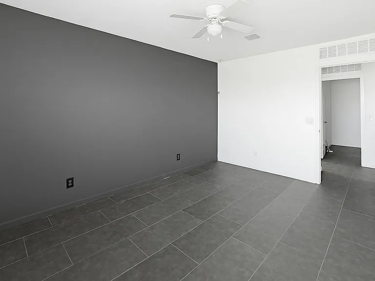 6815 W Encinas Ln — Photo 6