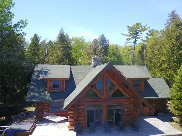 34014 S Sturgeon Bay Rd, Drummond Island, MI 49726