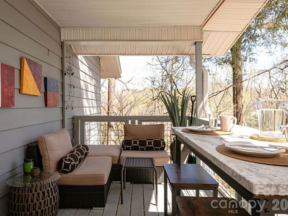 3rd image of 7 N Delano Rd