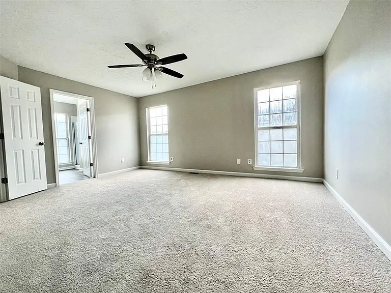 2312 Oak Glenn Cir — Photo 10