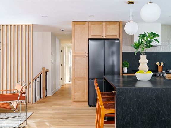 4th image of 8 Emily Rd