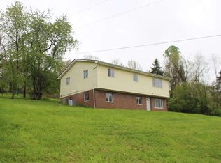 4014 Earl Dr, Huntington, WV 25701