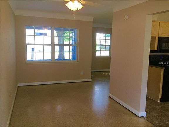 3rd image of 1019 Meadowlawn Dr N