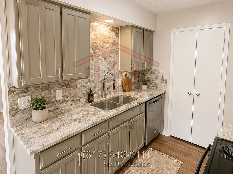5912 Holiday Ln #B — Photo 9