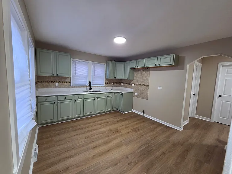 15400 Merrill Ave — Photo 13