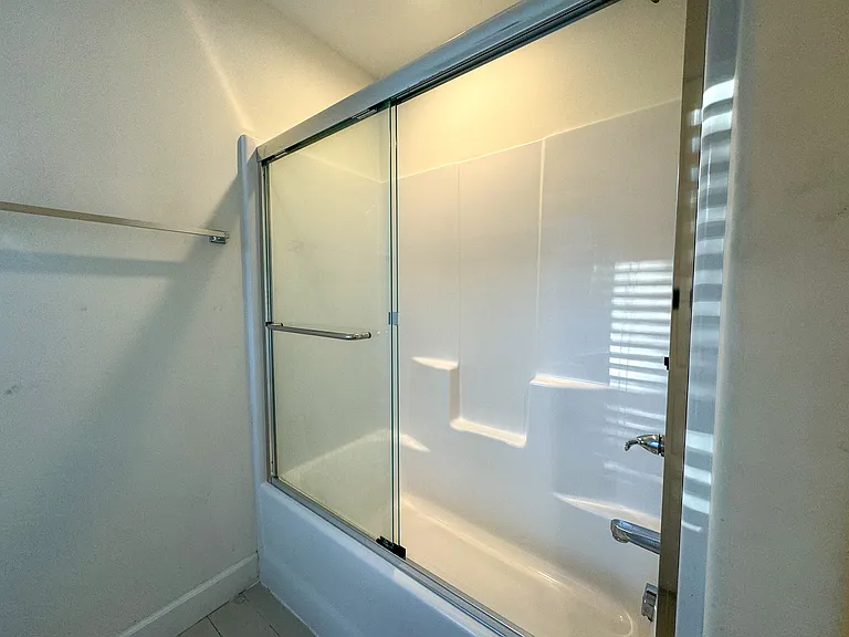 428 Winston St #1 — Photo 7