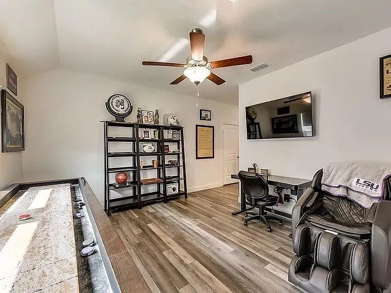 17013 Eastbrook Dr — Photo 16