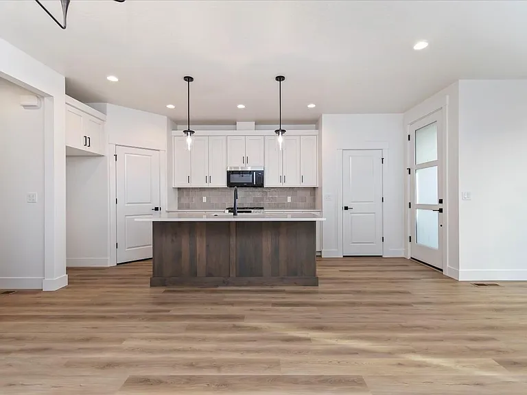 740 S Calhoun Ln — Photo 31