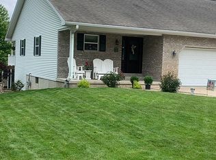 1A Quail Ridge Dr, Pittsfield, IL 62363