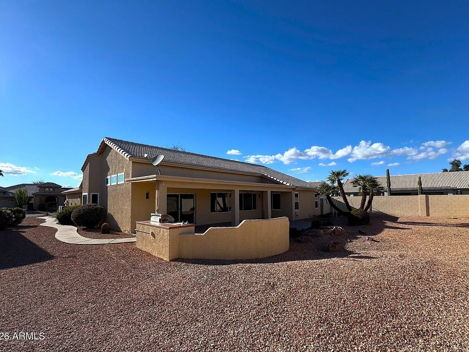 3 bed, 2373 sqft, $3,600 — Photo 2