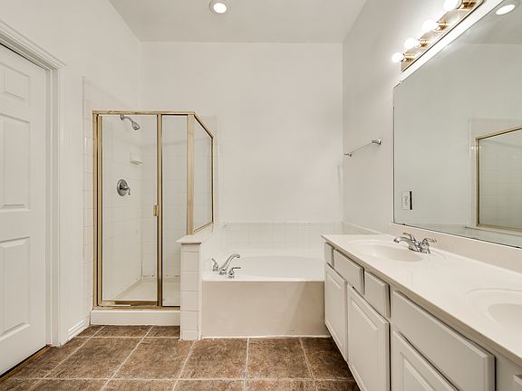 4th image of 5201 Crossvine Ln