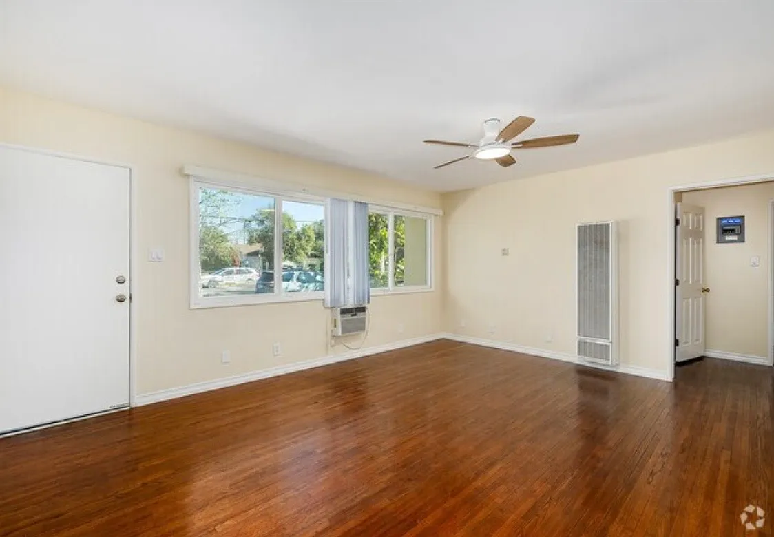 1 bed, 765 sqft, $1,950 — Photo 2