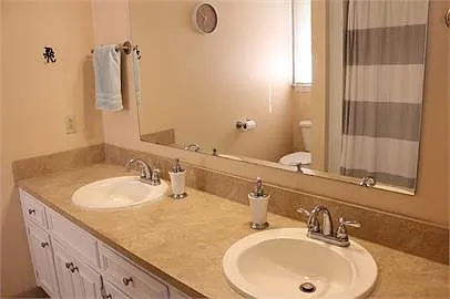 40 Bridgepointe Dr — Photo 3