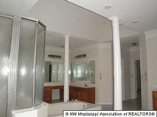 3rd image of 1123 Dogwood Hollow Dr
