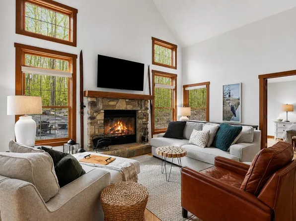 1637 Olson Dr, Ellison Bay, WI 54210