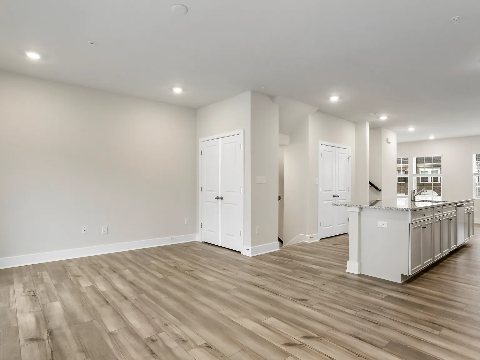 3 bed, 2087 sqft, $2,900 — Photo 3