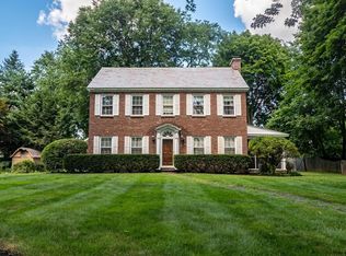 11 Ross Ct, Loudonville, NY 12211