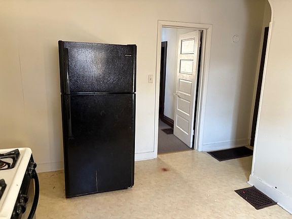 3rd image of 1445 Sherman Blvd #1