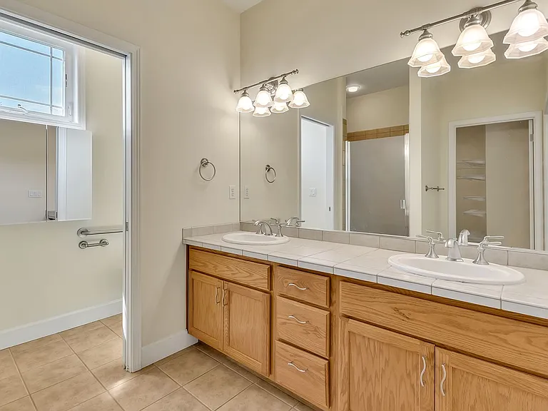 1216 S Brookside Ter — Photo 32