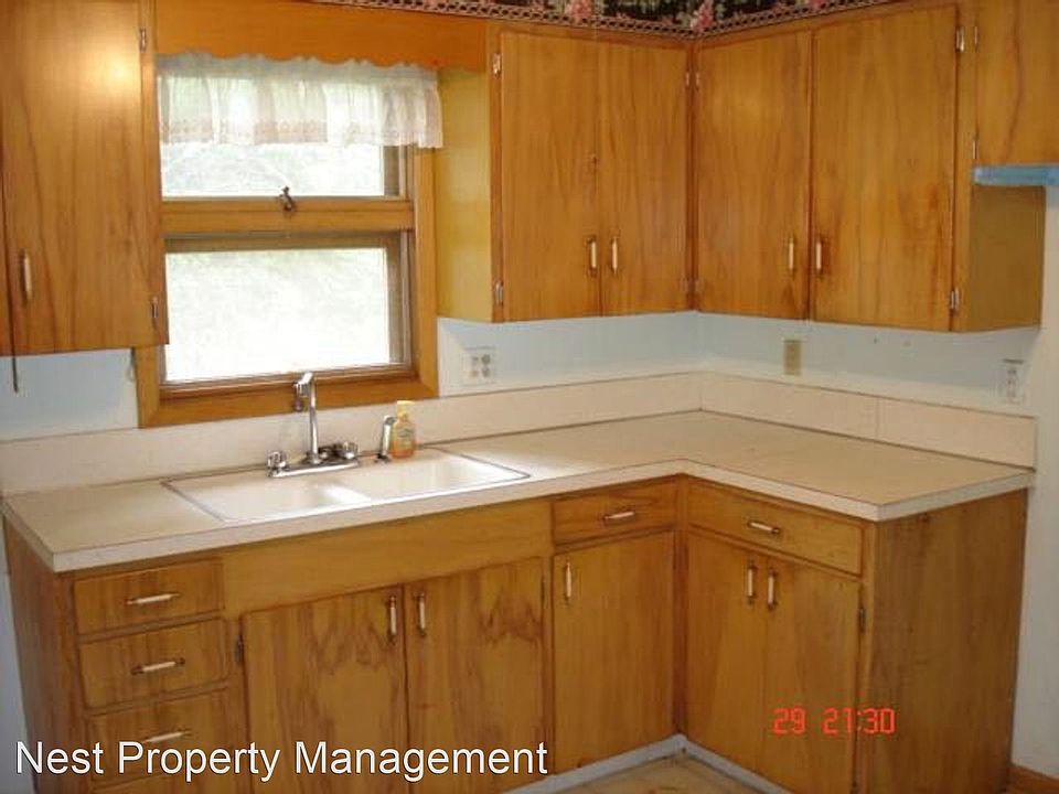 2nd image of 1424 Prairie Du Chien Rd