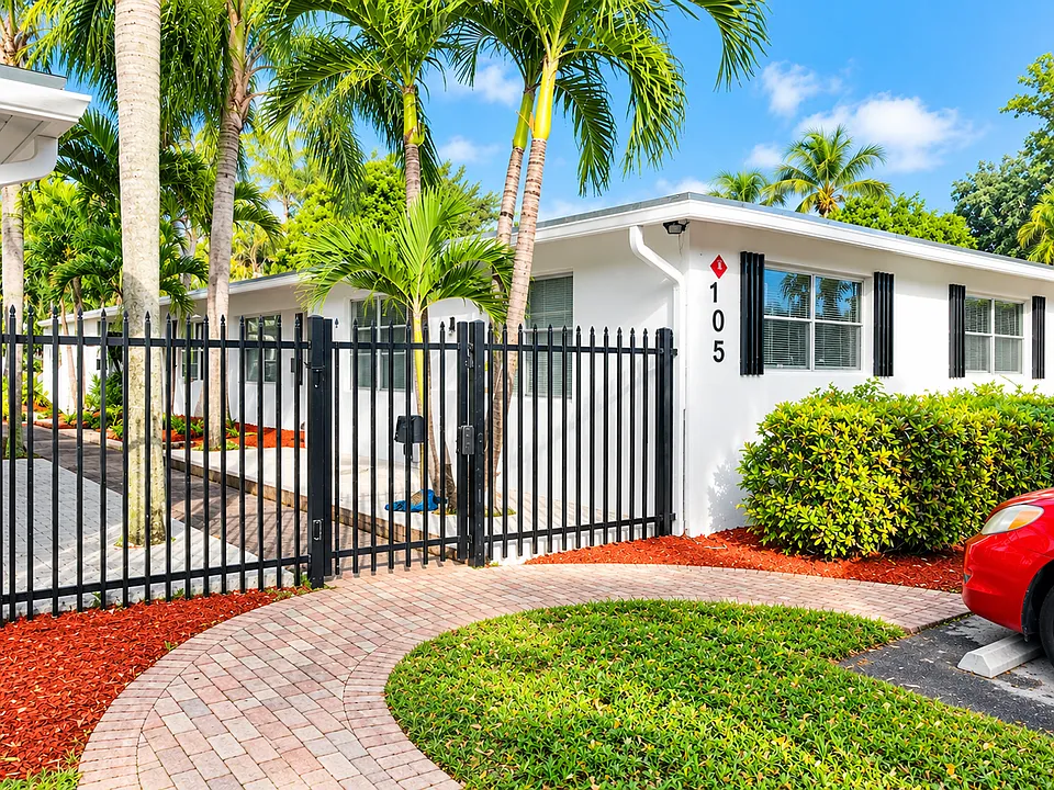 105 SW 18th Ave