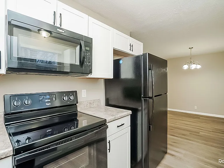 2619 Lincoya Dr — Photo 2