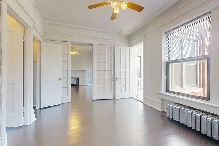 918 E. Hyde Park Boulevard — Photo 9