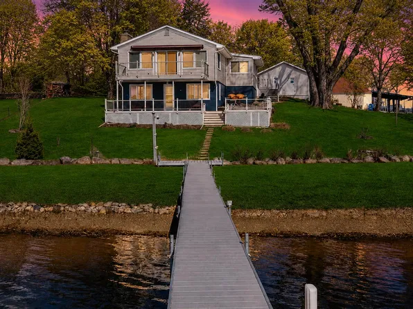 11159 Perch Lake Dr W, Cement City, MI 49233