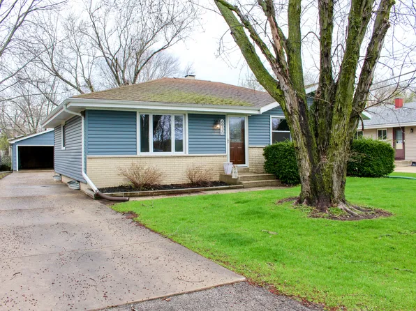6930 Lone Elm Dr, Racine, WI 53402