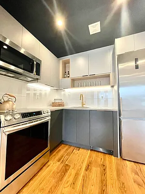 Rented by Pear NYC LLC | media 8