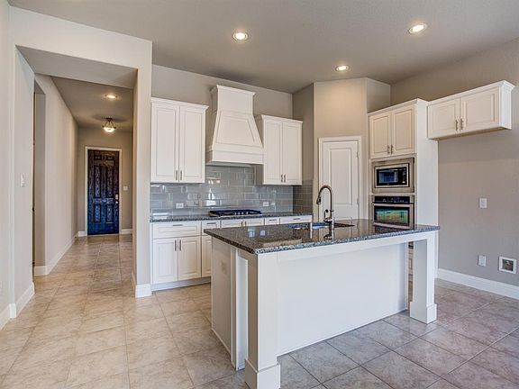 5th image of 1609 Serra Dr