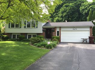 41 Hallock Rd, Rochester, NY 14624