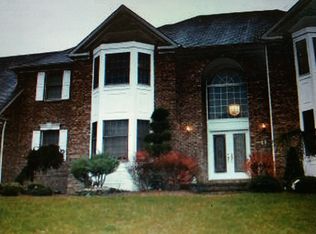 11 Cobblestone Way, Freehold, NJ 07728