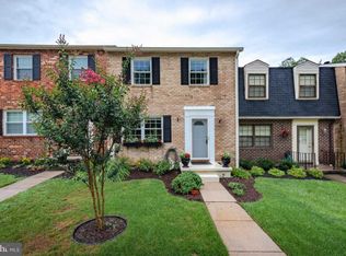 32 Oak Shadows Ct, Catonsville, MD 21228