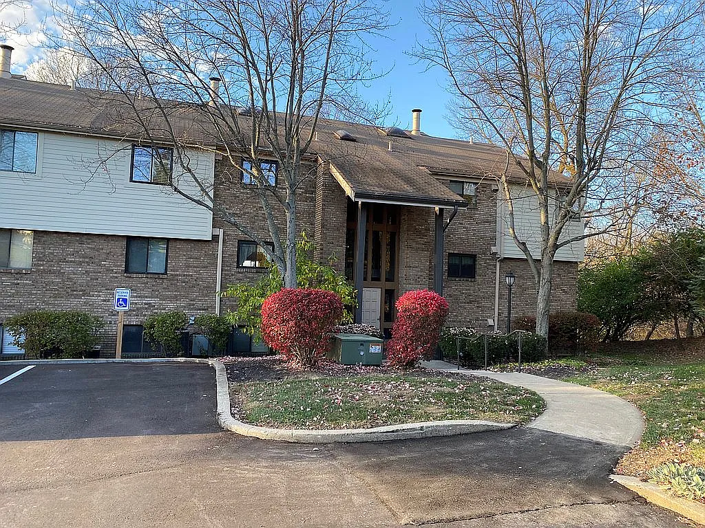 12 Eagle View Ln photo 1