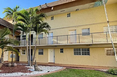 8600 SW 109th Ave #4-202 Photo 1