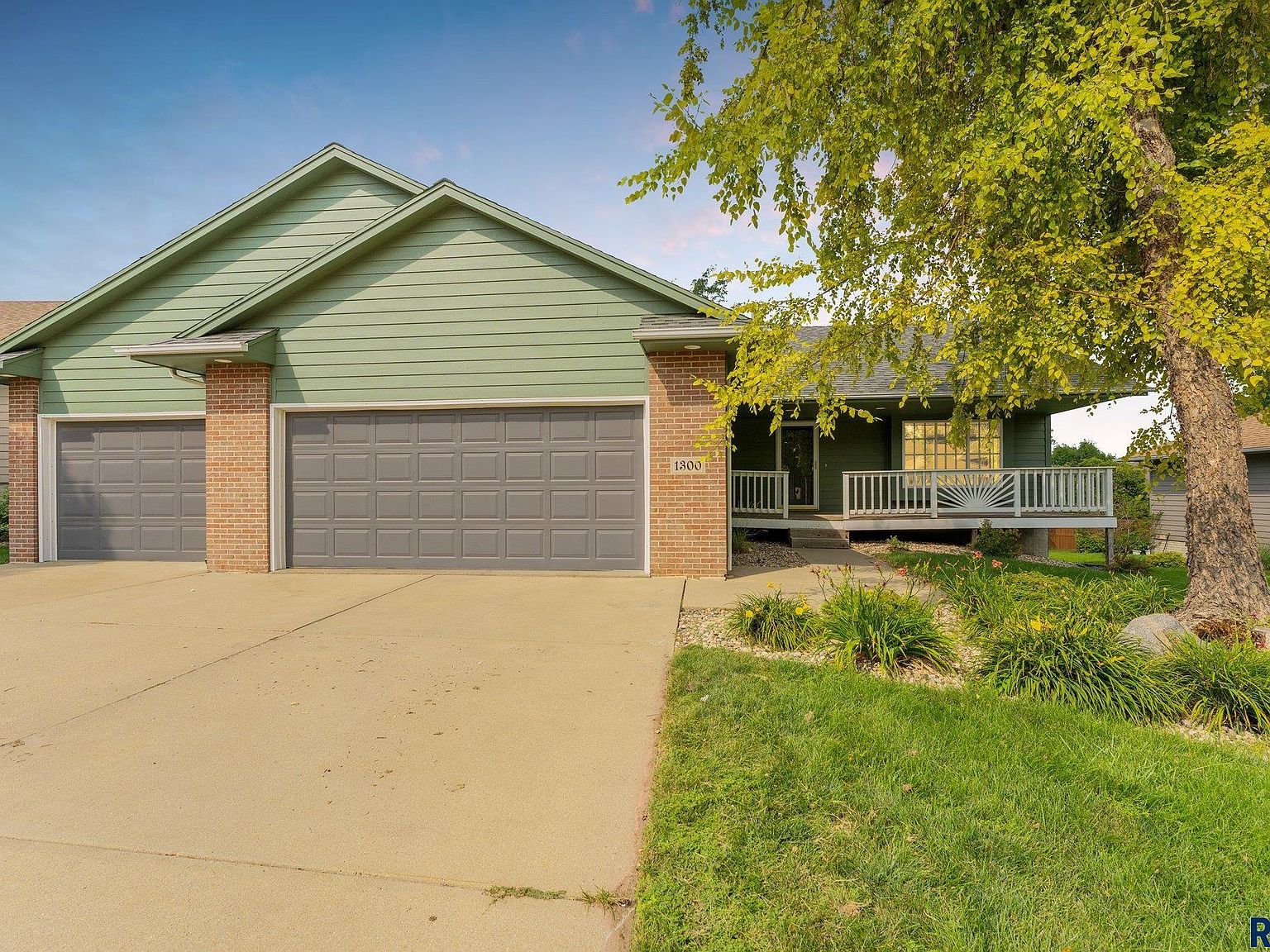1300 E 62nd St, Sioux Falls, SD 57108 | MLS #22305199 | Zillow